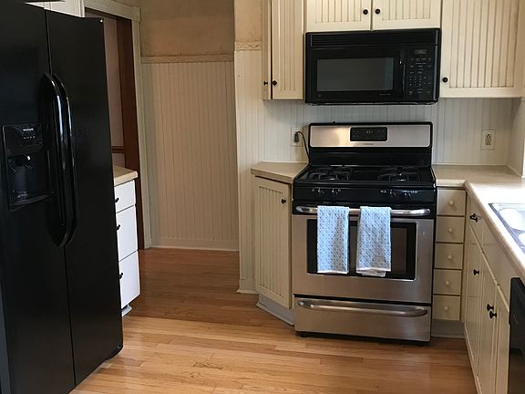 3rd image of 443 N Lyman St