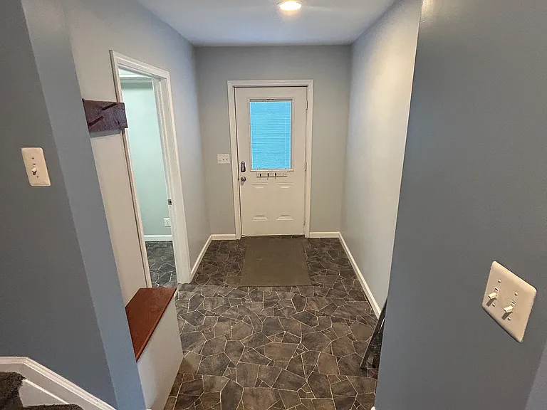 29000 W Nine Mile Rd — Photo 12