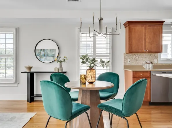 845 Lagrange St Unit 3, West Roxbury, MA 02132