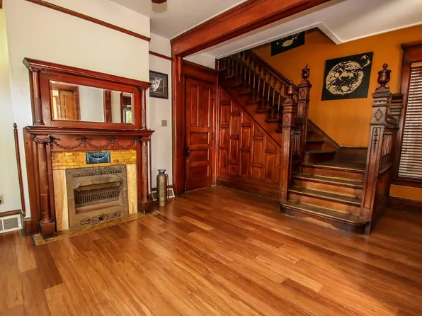 1014 E Hamilton St, Milwaukee, WI 53202