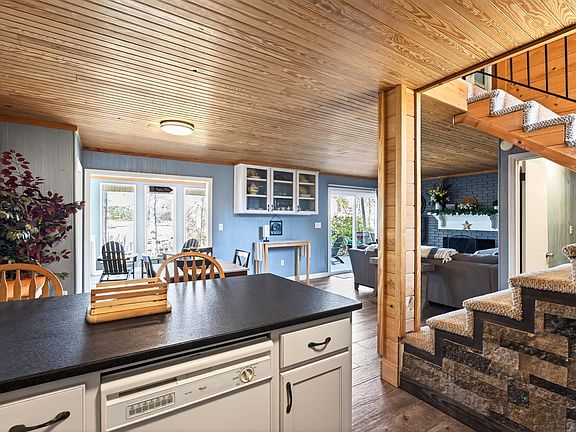 5th image of 353 Fagan Dr