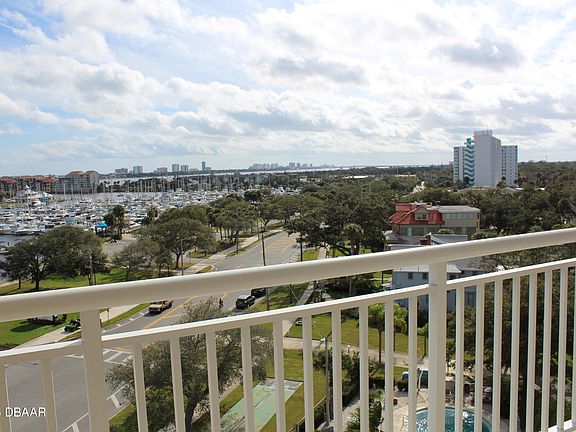 5th image of 404 S Beach St