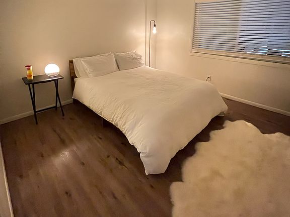5th image of 313 E Providencia Ave #H