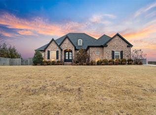 2392 Riverwater Ln, Fayetteville, AR 72703