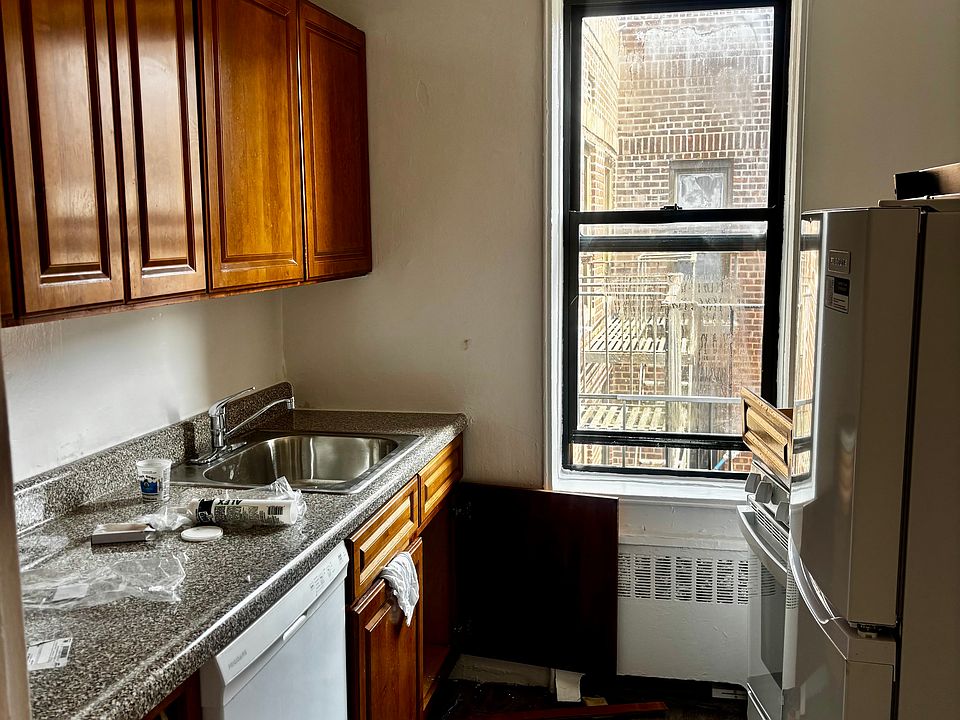 1st image of 141-48 85th Rd APT 6