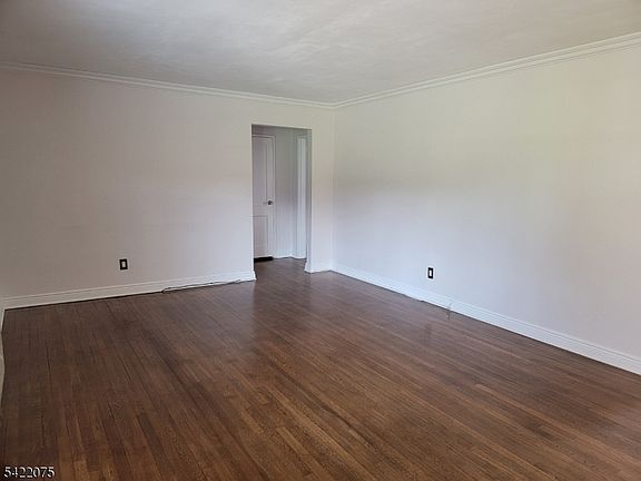 3rd image of 21A Troy Dr