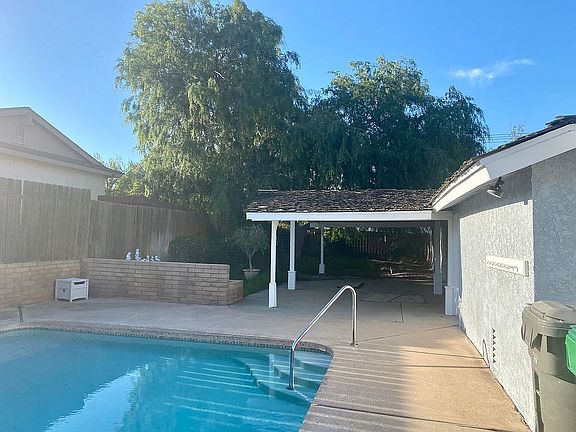 4th image of 9374 Saint Andrews Dr