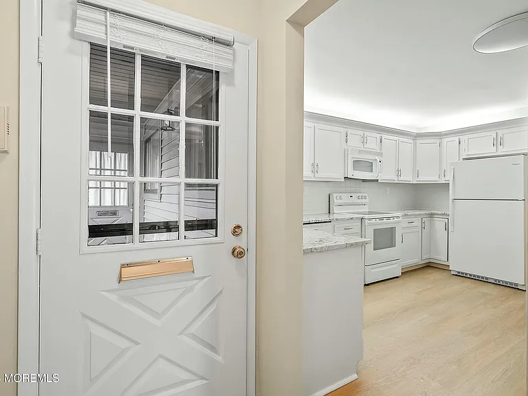 43 Eastport Ct — Photo 1