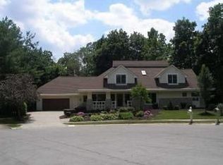 295 Glen Village Ct, Powell, OH