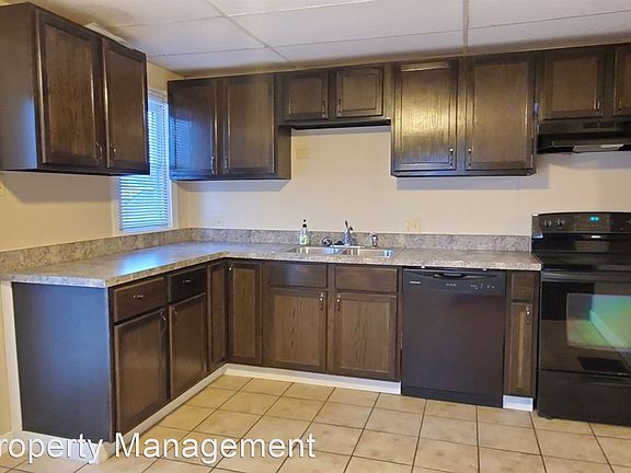 5th image of 919 E Bradbury Ave