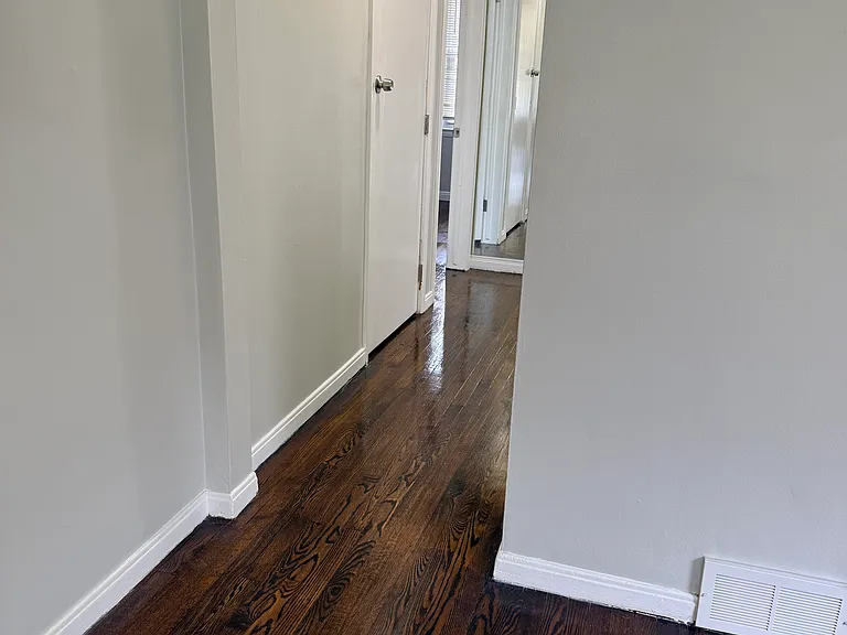 11442 Inkster Rd — Photo 10