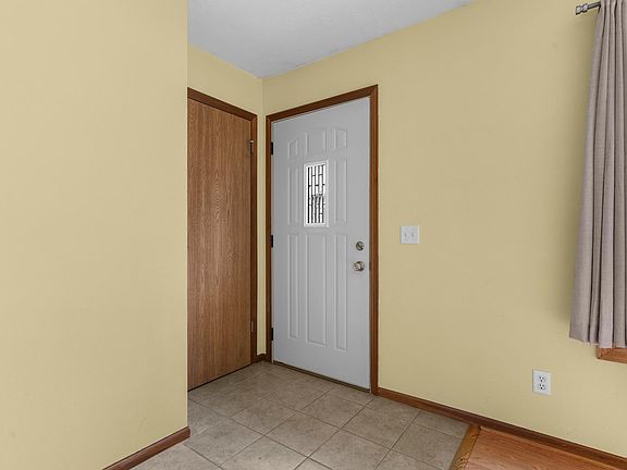 4th image of 1158 Valley View Rd
