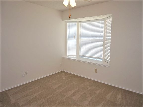 3rd image of 2604 Galemeadow Dr