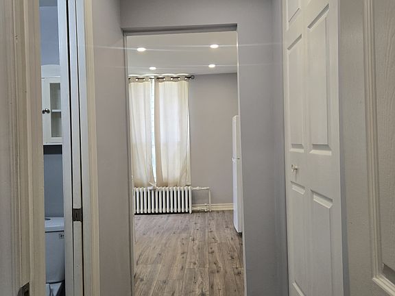 3rd image of 60 Blackfriars St #2