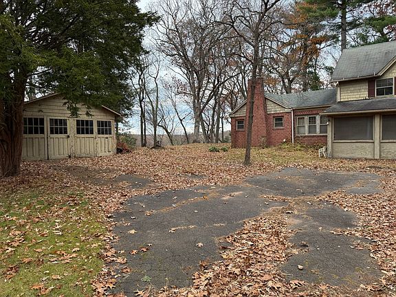 2nd image of 708 Hilliard Street