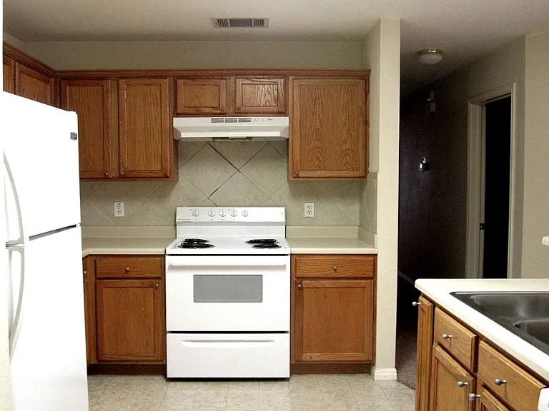 21637 Boggy Ford Rd #B — Photo 6