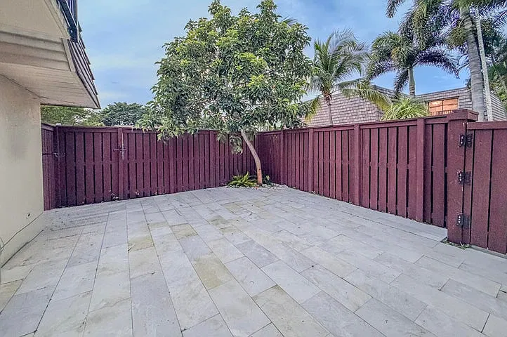 2 bed, 2.5 bath, 1118 sqft, $2,675 — Photo 3
