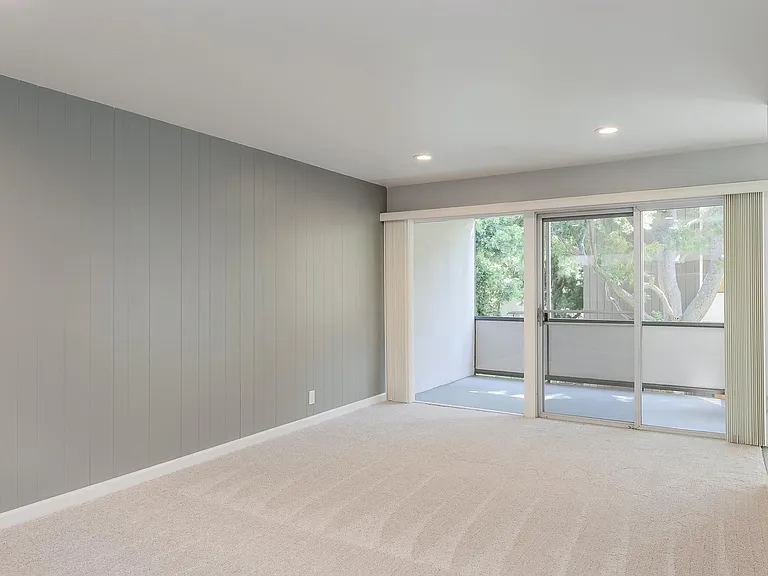 Parksquare Apartments — Photo 18