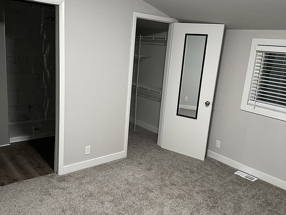 4th image of 240 W 8th Ave