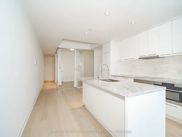 488 University Ave #5008 — Photo 15
