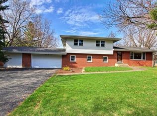 25196 W Ivanhoe Rd, Wauconda, IL 60084