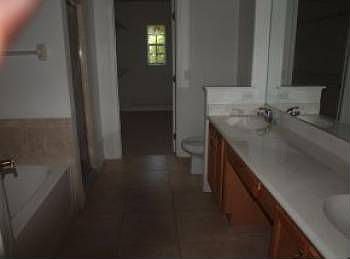 3rd image of 119 Majestic Bay Ave
