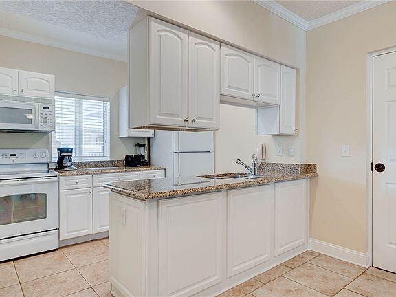 2nd image of 2531/2532 Boxwood Ln
