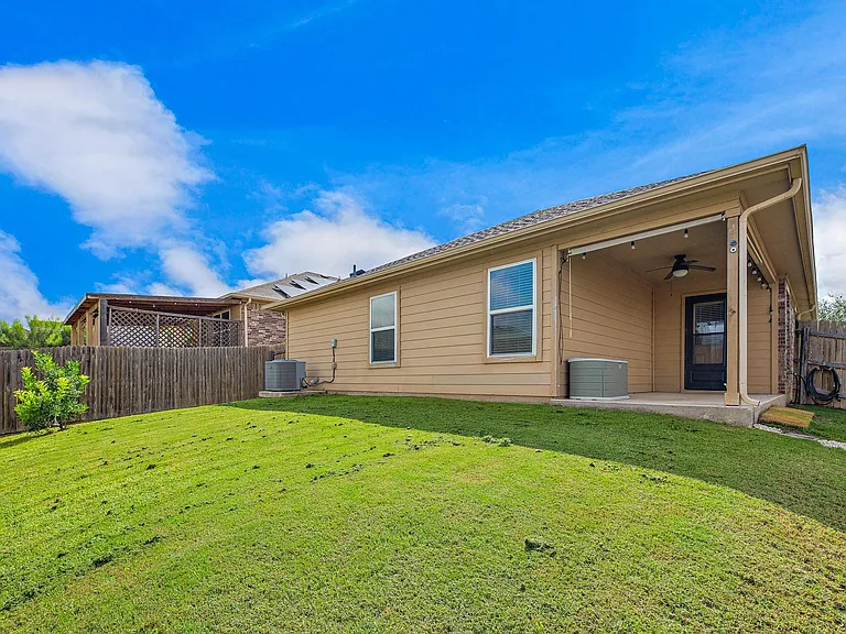 5916 Montrelia Dr — Photo 27