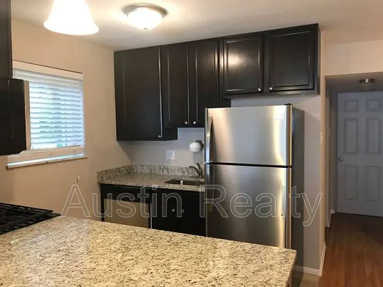 759 Chamberlain Pl #3 — Photo 2