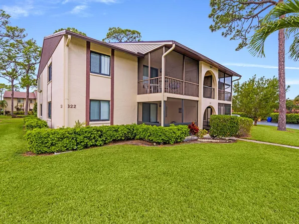 322 Knotty Pine Circle #D2, Greenacres, FL 33463