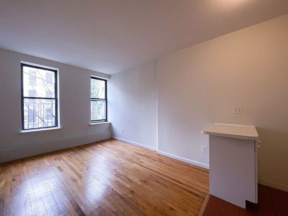 1st image of 433 W 45th St APT 1A