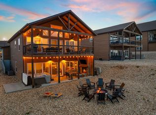 354 Settlers Cv, Kimberling City, MO 65686