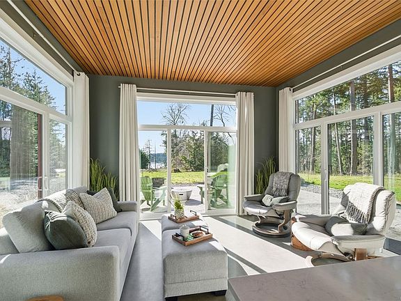 3rd image of 1805 Stalker Rd