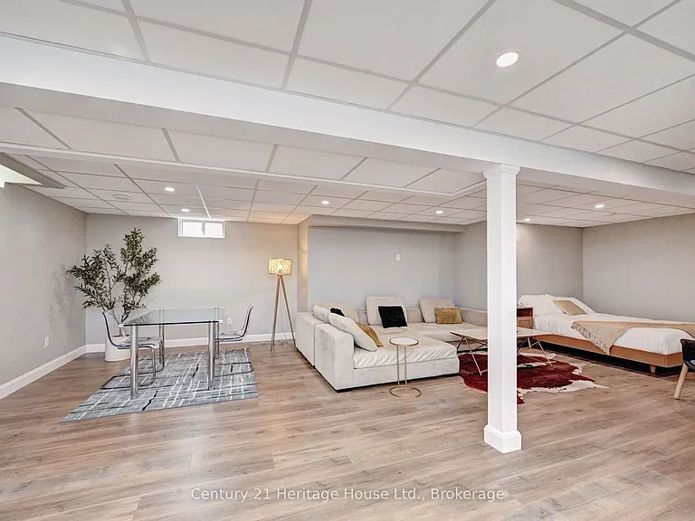 219 Falconridge Dr — Photo 36
