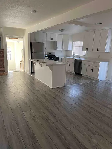 129 Pioneer Ave Photo 1