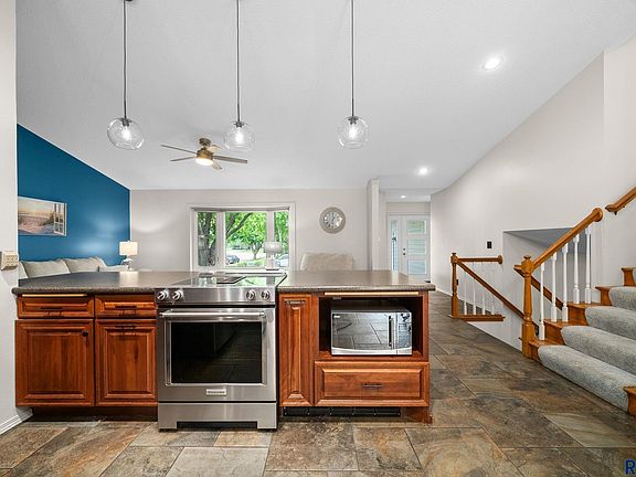 5th image of 1000 N Richmond Cir