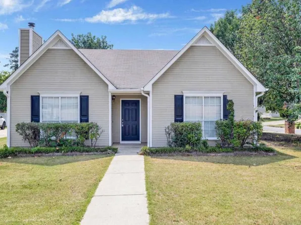 101 Cambridge Pointe Cir, Alabaster, AL 35007
