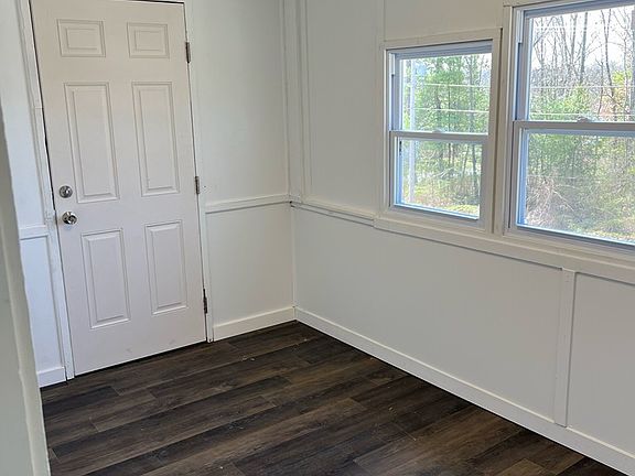 4th image of 105 Highland St