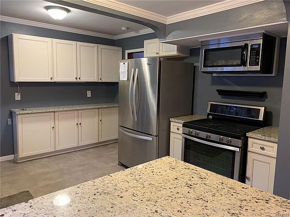 4th image of 308 East Ave