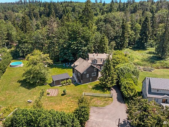  In a former life the property was a well-known B&B and herb farm with a store front. Approximately 1.5 miles from Kitsap County line. About 5 miles from Gold Mountain golf course.>