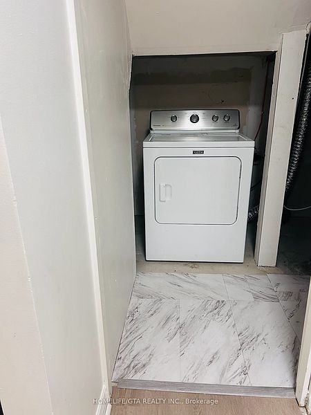 Ajax House for rent - 1 Bedroom — photo 9