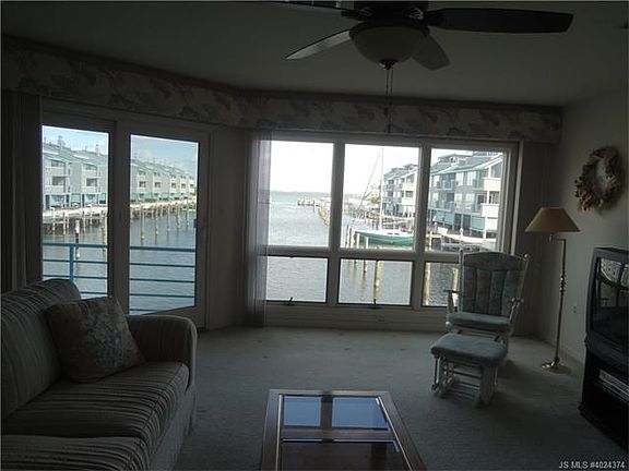 Living Rm w Views