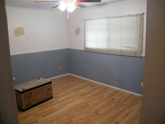 10 x 15 including closet