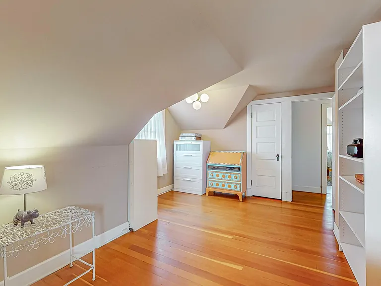 115 Elm St NE — Photo 23