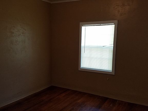 5th image of 1030 S Belmont St