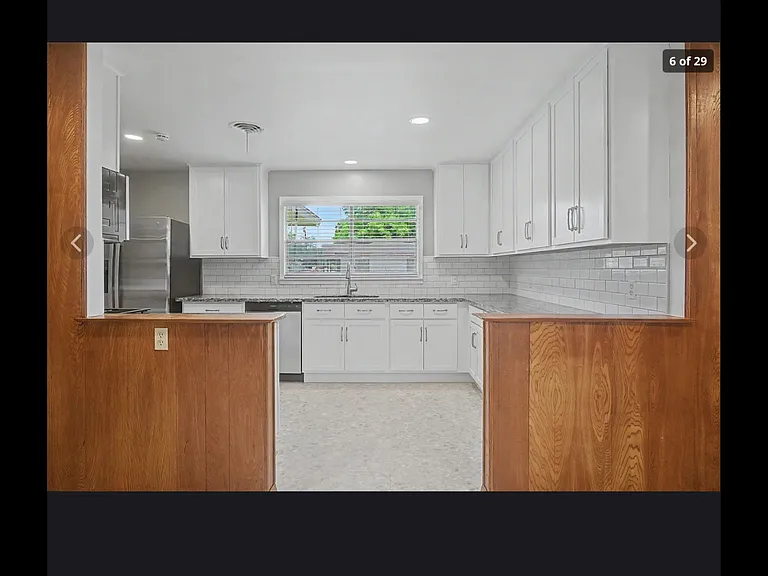 2337 N Austin Ave — Photo 3