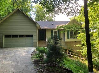 156 Kanasgowa Dr, Brevard, NC 28712