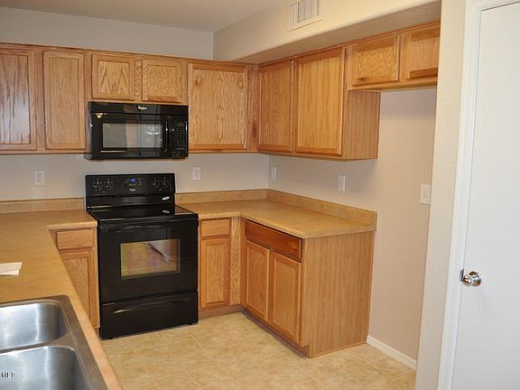 5th image of 3346 S 98th Ln