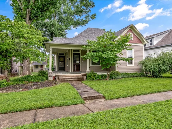 608 N 3rd St, Rogers, AR 72756