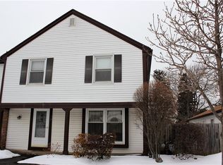 53 Springwood Dr, Webster, NY 14580